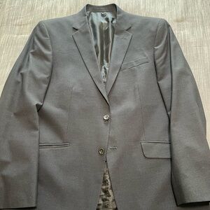 Men’s Kenneth Cole Navy Pinstripe Suit (Jacket 44R, Pants 36x32).